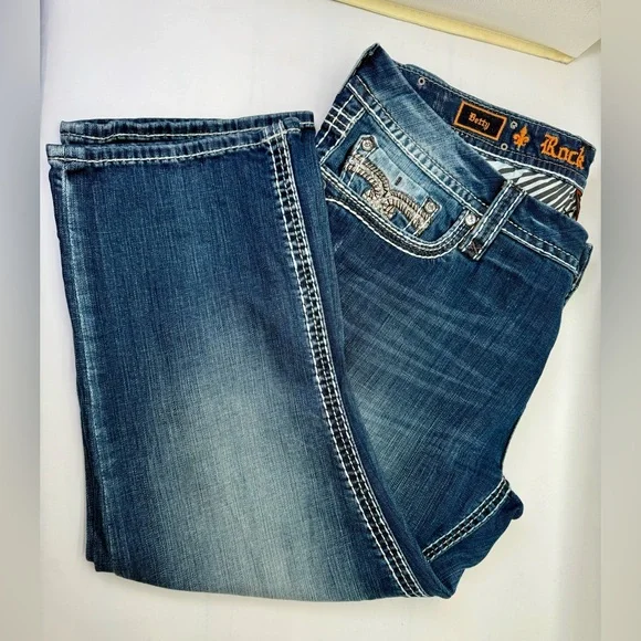 Rock Revival Women's Size 34x24 Embellished “Betty” Easy Crop Jeans - Picture 4 of 15